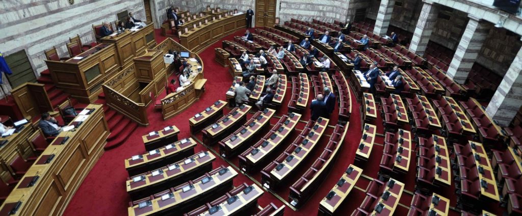 Εκλογικός νόμος: Κόντρα Χαρακόπουλου – Σκανδαλίδη στη Βουλή