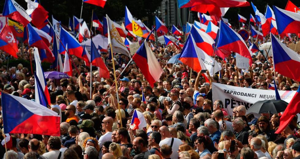 Το «όχι» της Τσεχίας στο σχέδιο της Κομισιόν για πλαφόν στο ρωσικό φ.α.: Ξεκίνησαν οι «τριγμοί» στην ΕΕ