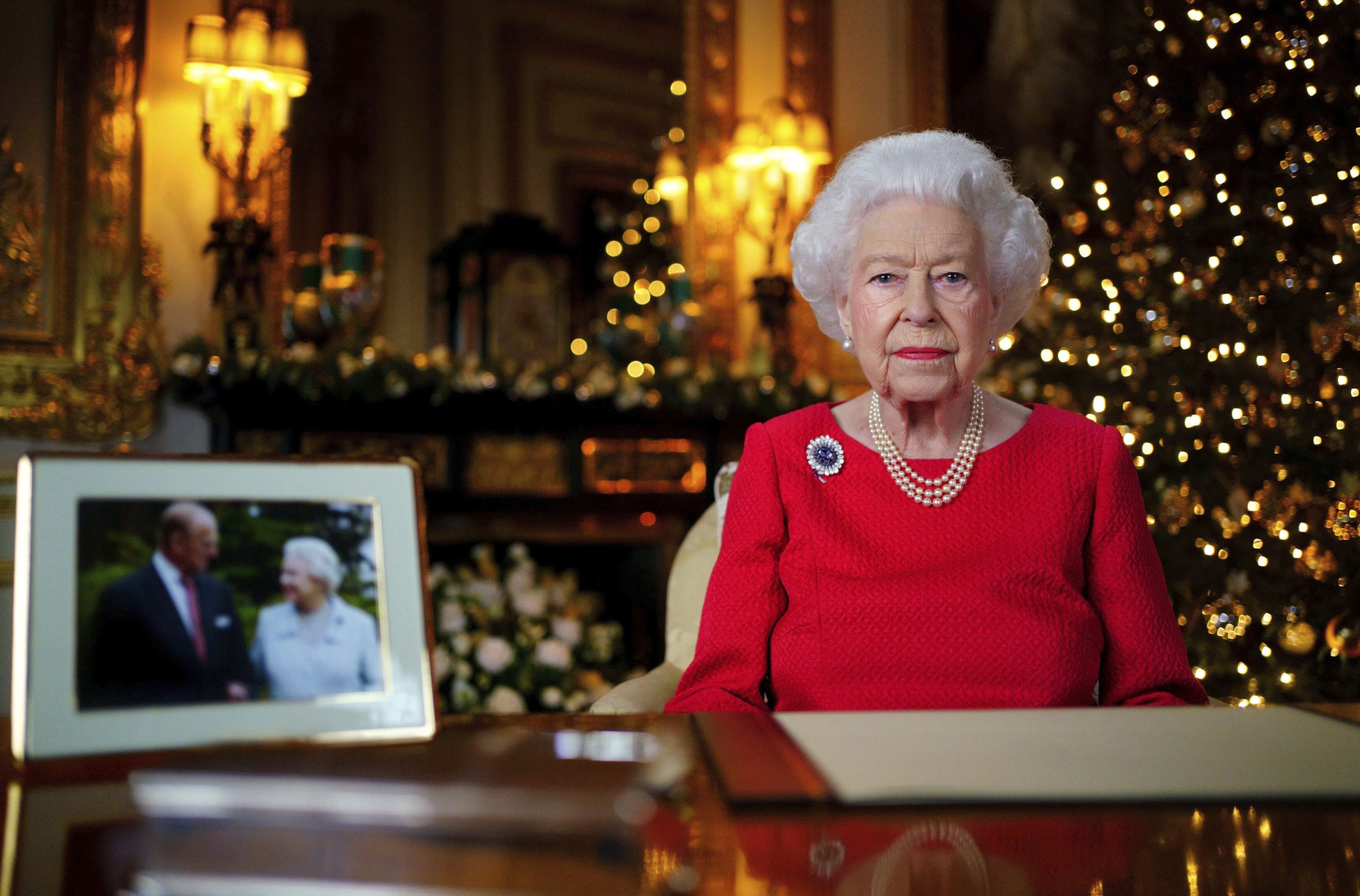 Οι πιο αξιομνημόνευτες ομιλίες της βασίλισσας Ελισάβετ πριν και μετά το θρόνο (βίντεο)