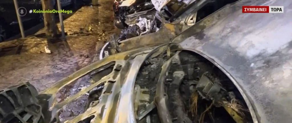 Εμπρηστική επίθεση σε αντιπροσωπεία αυτοκινήτων στη λεωφόρο Αχαρνών