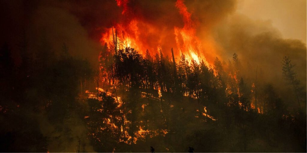 ΗΠΑ: Τεράστια πυρκαγιά μαίνεται στα περίχωρα του Λος Άντζελες