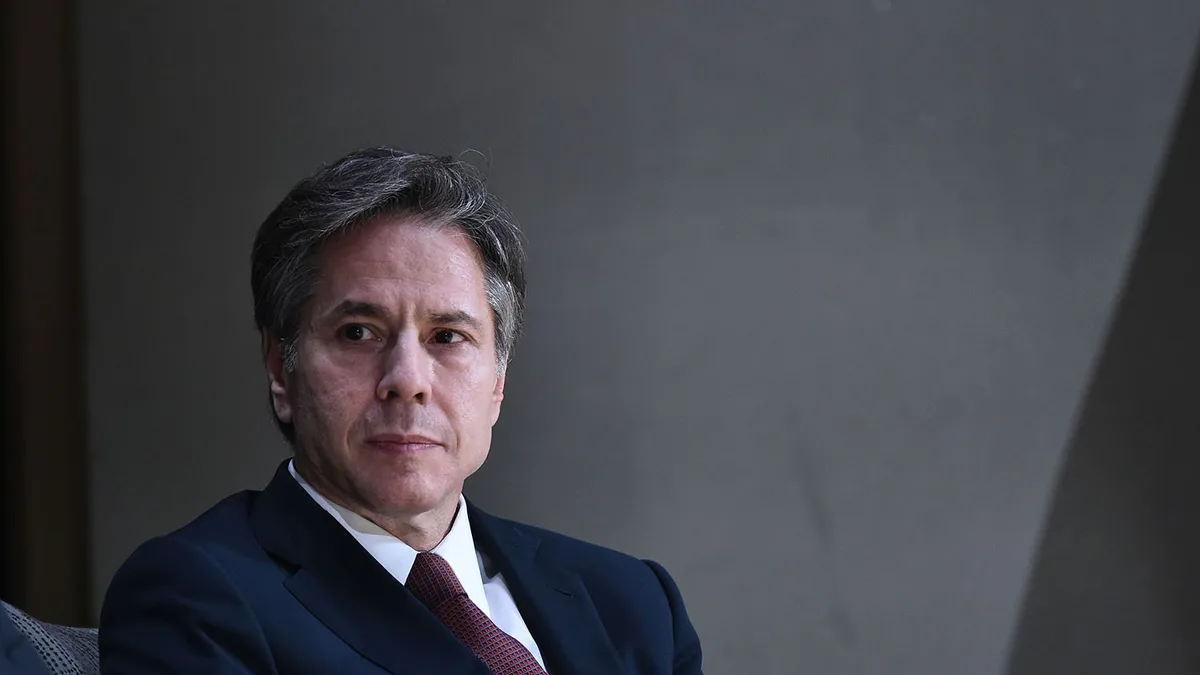 Ο Άντονι Μπλίνκεν  πιστεύει ότι η Ρωσία πληρώνει  «τεράστιο τίμημα» στην Ουκρανία