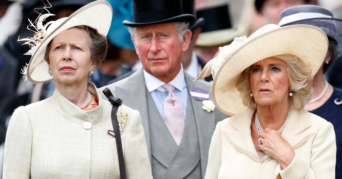 Οι τελευταίες ώρες της βασίλισσας Ελισάβετ – Με τον Κάρολο και την πριγκίπισσα Άννα στο πλευρό της