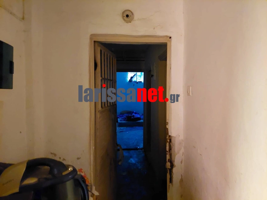 Λάρισα: Δείτε το υπόγειο σπίτι που βρέθηκε δολοφονημένη η 35χρονη (φωτο)