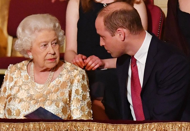 Πρίγκιπας William: «Ο κόσμος έχασε έναν εξαιρετικό ηγέτη – Εγώ πάντως έχασα μια γιαγιά»
