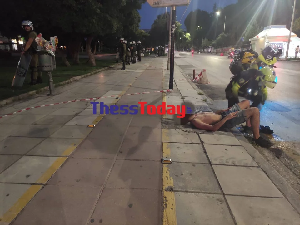 Άγρια συμπλοκή με μαχαιρώματα μεταξύ Αλγερινών στη Θεσσαλονίκη – Δύο τραυματίες (φώτο-βίντεο)