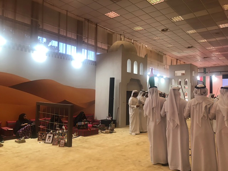 Γεράκια στο περίπτερο των Ηνωμένων Αραβικών Εμιράτων στη ΔΕΘ (φωτο)