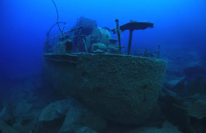 Εντυπωσιακές εικόνες από το «υποθαλάσσιο μουσείο» έξι ναυαγίων στην περιοχή της Καρπάθου (φώτο-βίντεο)