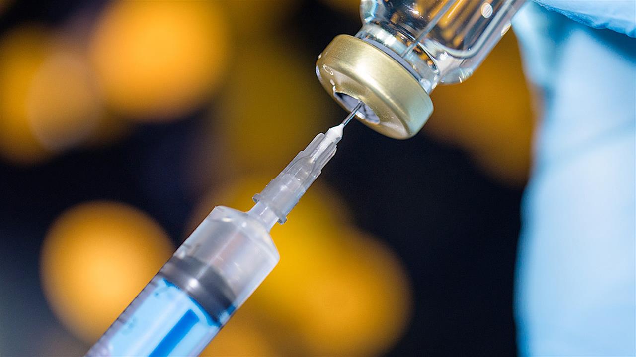 Κορωνοϊός: Ξεκινά η χορήγηση των επικαιροποιημένων εμβολίων – Τι ανεπιθύμητες παρενέργειες έχουν