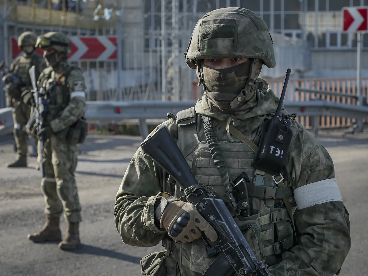 Οι Ουκρανοί διασπείρουν φήμες  ότι ρωσικές μονάδες είναι έτοιμες να παραδοθούν στην Χερσώνα