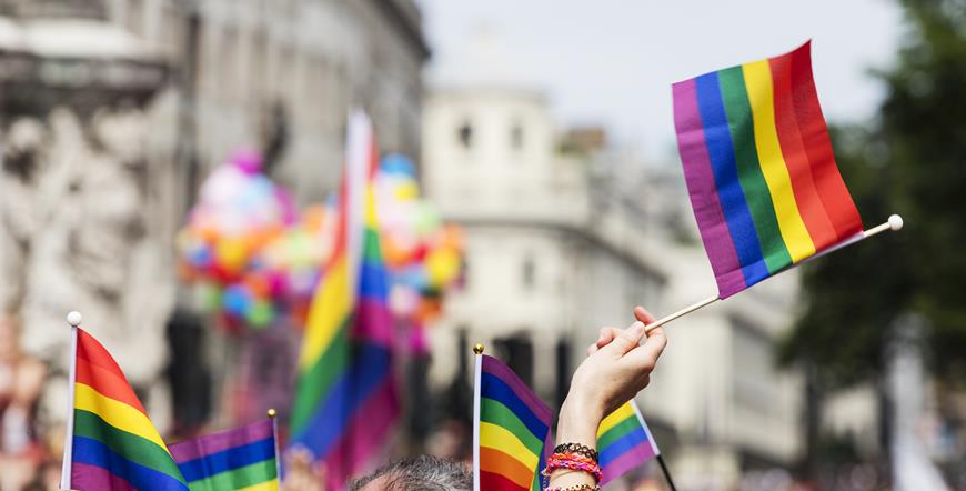 Σερβία: Η αστυνομία απαγόρευσε το EuroPride 2022 – Μετά την μαζική διαδήλωση πολιτών