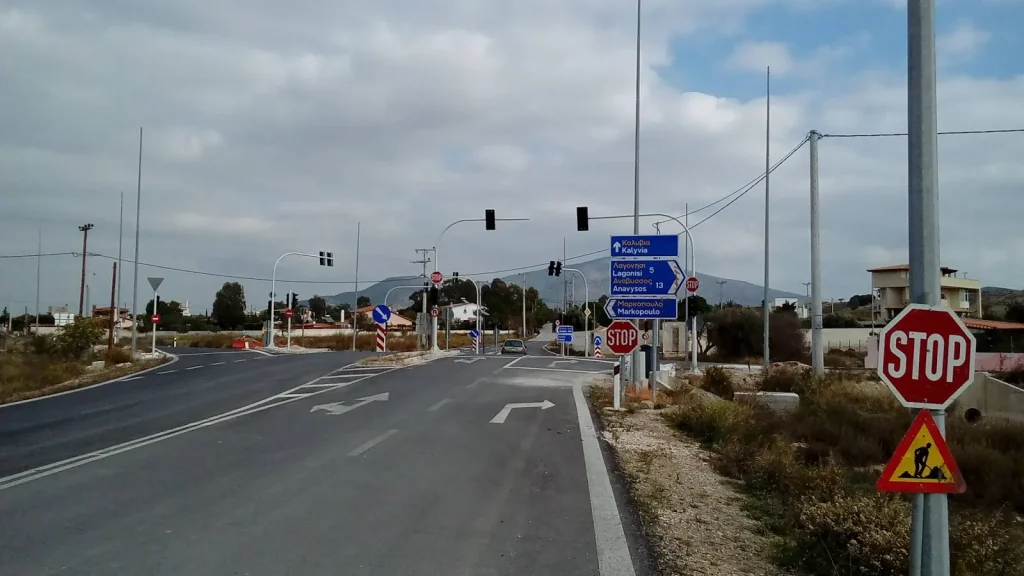 Τροχαίο στη λεωφόρο Μαρκοπούλου: Διακοπή κυκλοφορίας στο ύψος του Κοιμητηρίου