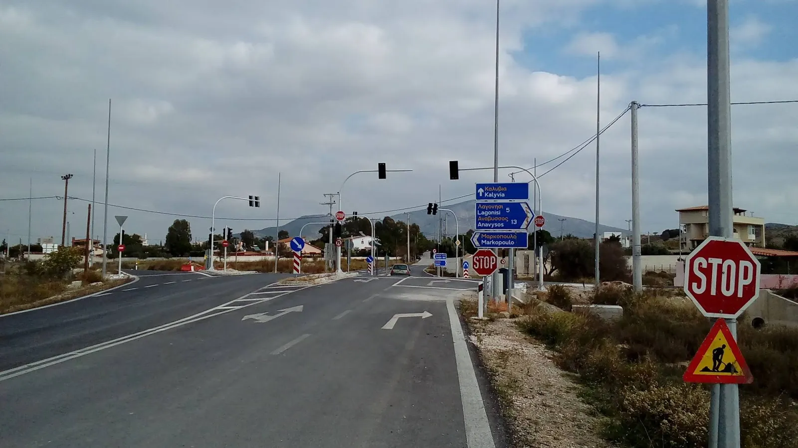 Τροχαίο στη λεωφόρο Μαρκοπούλου: Διακοπή κυκλοφορίας στο ύψος του Κοιμητηρίου