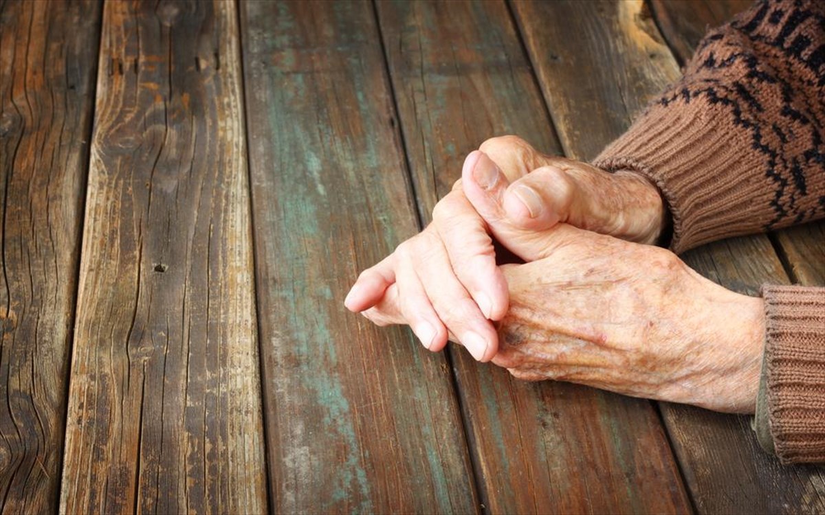 Θεσσαλονίκη: Δύο αδέρφια πίσω από την άγρια ληστεία με θύμα ηλικιωμένη – Μαρτύριο για 450 ευρώ