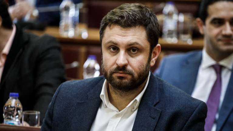 Θέμα στη Βουλή έθεσε ο ΣΥΡΙΖΑ για τα επικίνδυνα σενάρια στην εκπομπή του Ν.Ευαγγελάτου περί «Ρώσων χάκερ» στις εκλογές