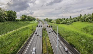 Βέλγιο: Οδηγός σώθηκε «από θαύμα» όταν λιποθύμησε στο τιμόνι  