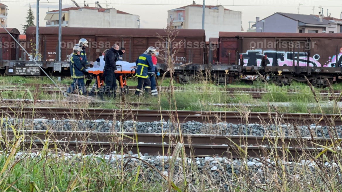 Λάρισα: Ένας άνθρωπος παρασύρθηκε από τρένο και βρήκε τραγικό θάνατο (φώτο)