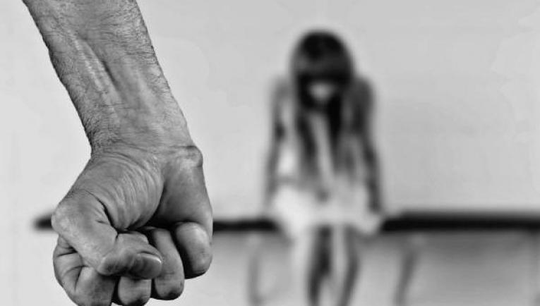 Κρήτη – 17χρονη για τον πατέρα της: «Με χτυπάει από πέντε χρονών – Η μητέρα μου δεν έκανε τίποτα»