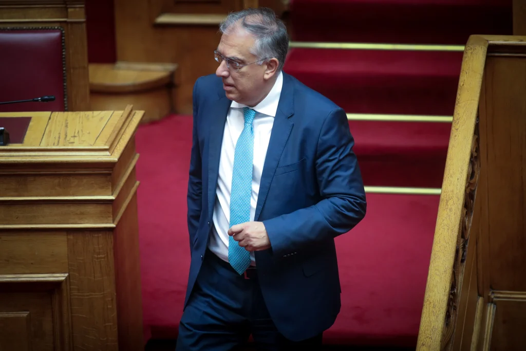 Ανάληψη ευθύνης για την επίθεση στο πολιτικό γραφείο του Τ.Θεοδωρικάκου & νέες απειλές για τον υπουργό