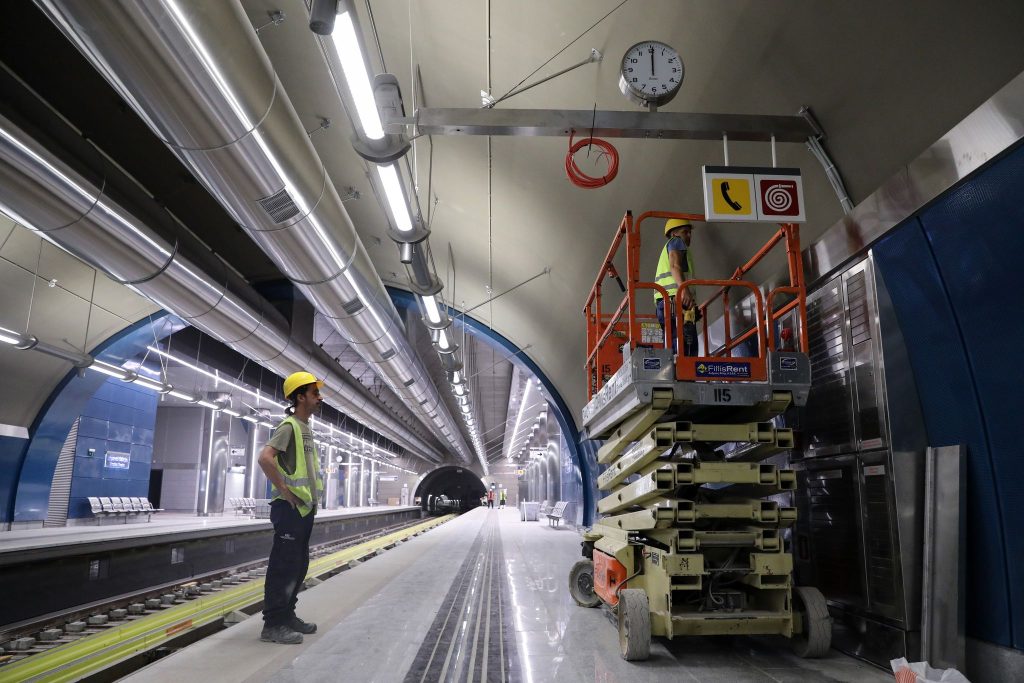 Παραδίδονται τέλη Σεπτεμβρίου οι τρεις σταθμοί του μετρό στον Πειραιά