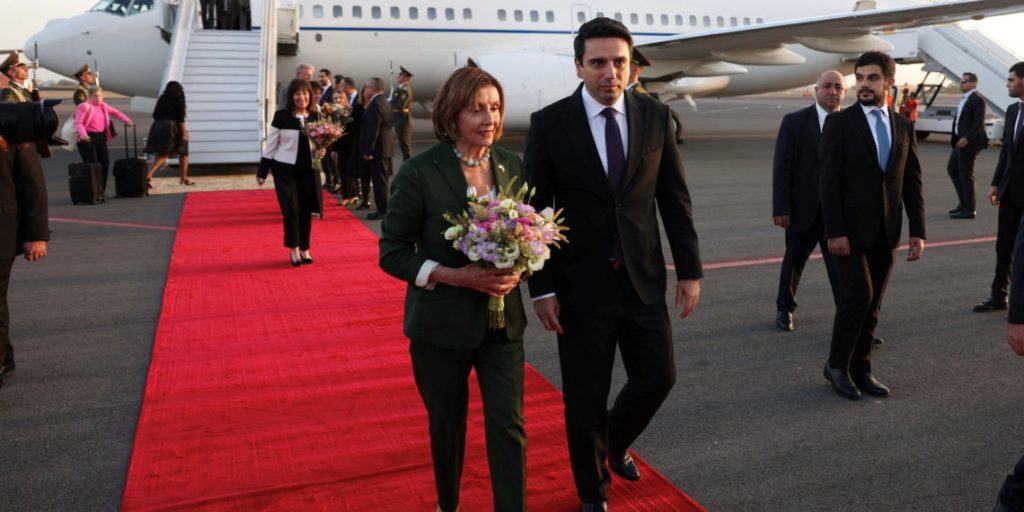 Η Ν.Πελόζι στην Αρμενία για να δείξει ότι θα έχει την στήριξη των ΗΠΑ