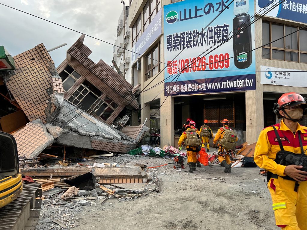 Ταϊβάν: Σοκαριστικό βίντεο την ώρα του σεισμού – Κατέρρευσε οροφή σε γήπεδο βόλεϊ