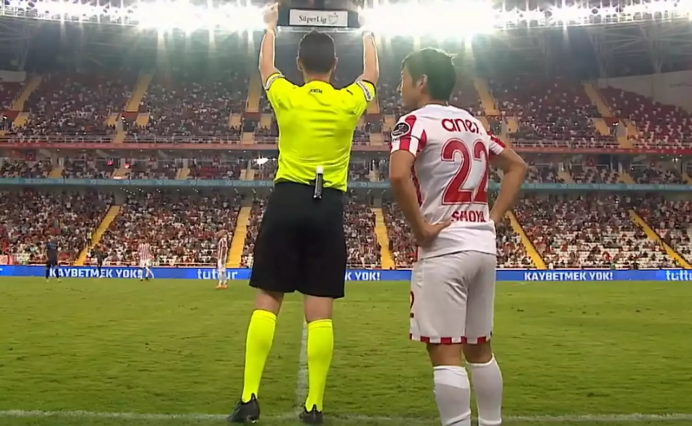 Ιάπωνας διεκδικεί το βραβείο της γρηγορότερης αποβολής – Δέχθηκε κόκκινη κάρτα σε 10 δευτερόλεπτα (βίντεο)