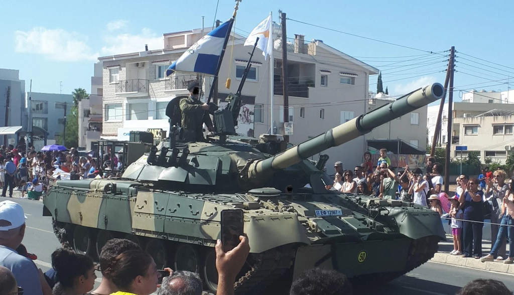 Ευχαριστημένο το ΥΠΕΞ Κύπρου από την άρση του εμπάργκο όπλων από τις ΗΠΑ – Θα έχει επιπτώσεις στα ρωσικά όπλα της ΕΦ;