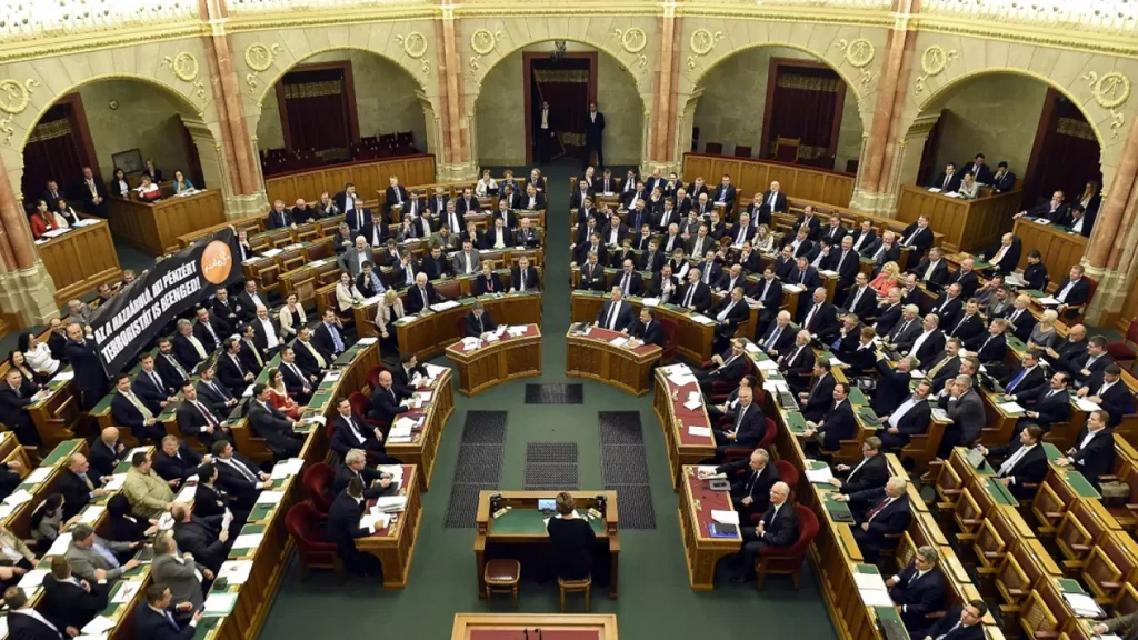 Ουγγαρία: Κατατέθηκε νομοσχέδιο στη Βουλή για να μην χαθούν κονδύλια από τις Βρυξέλλες