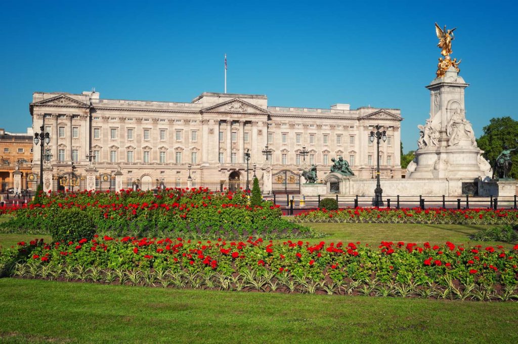 Βρετανία: Τί θα γίνει με τις βασιλικές κατοικίες της Ελισάβετ