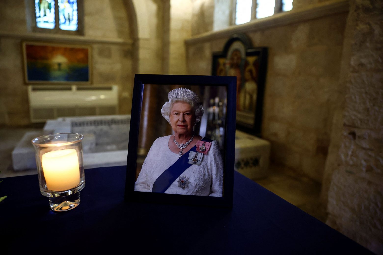 Κηδεία βασίλισσας Ελισάβετ: Οι καλεσμένοι φτάνουν στο Αβαείο του Γουέστμινστερ – Live