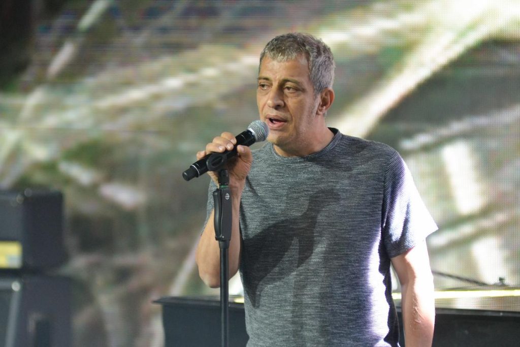 Θέμης Αδαμαντίδης: Αναβολή της δίκης για την παρουσία του τραγουδιστή σε λέσχη εν μέσω καραντίνας