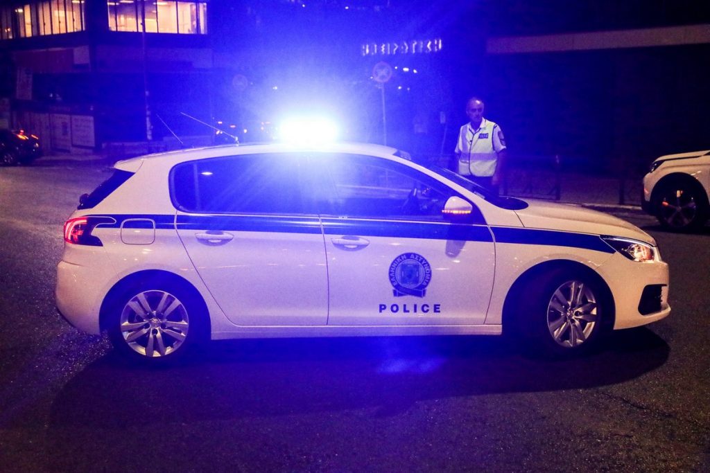 Πάτρα: Απατεώνες έπεισαν 75χρονη για δήθεν τροχαίο και τους έδωσε σε σακούλα χρήματα και κοσμήματα