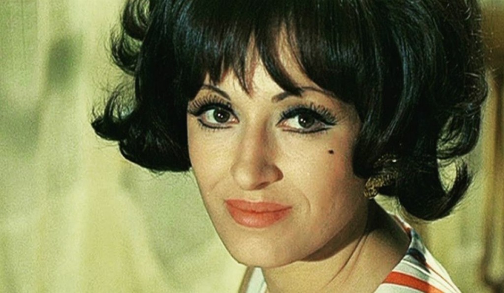 Μάρθα Καραγιάννη: Το άγνωστο ειδύλλιο με το Γιώργο Κωνσταντίνου