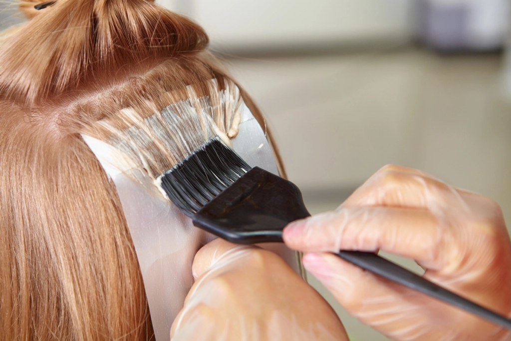 Βιολογική βαφή μαλλιών: Όλα όσα πρέπει να γνωρίζετε – Πόσο καλύτερη είναι από την κανονική βαφή