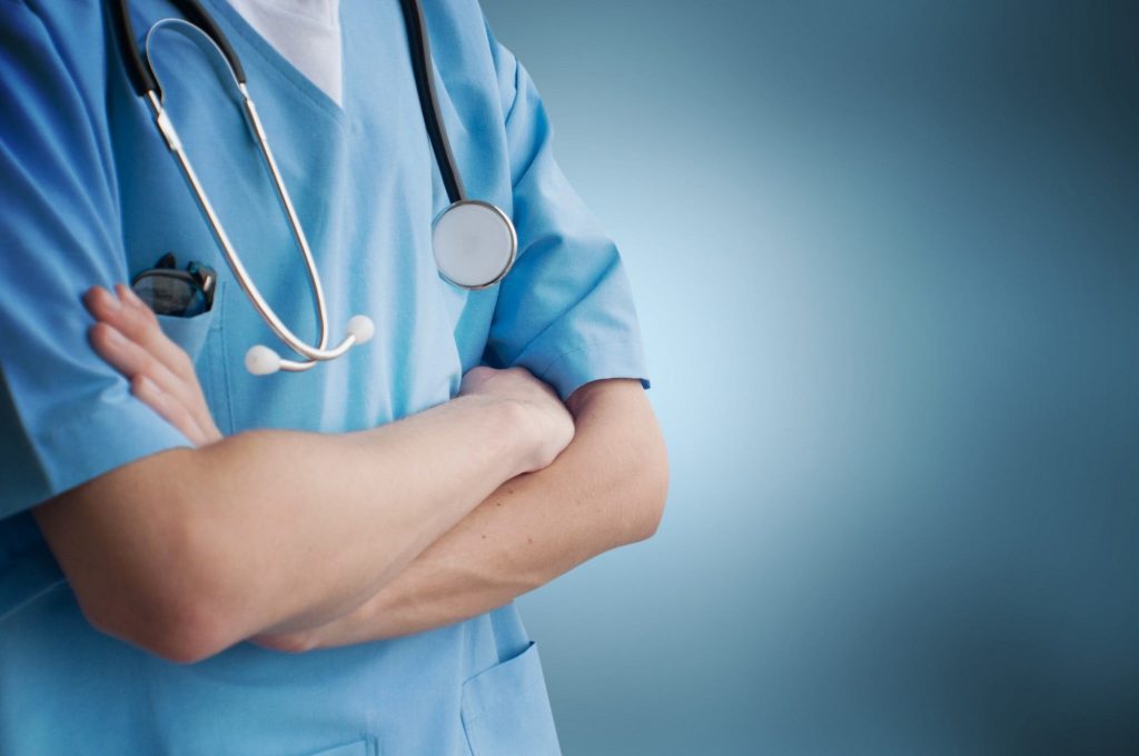 ΕΣΥ: Αιφνίδια διακοπή συμβάσεων γιατρών – Εξηγήσεις ζητά ο ΙΣΑ