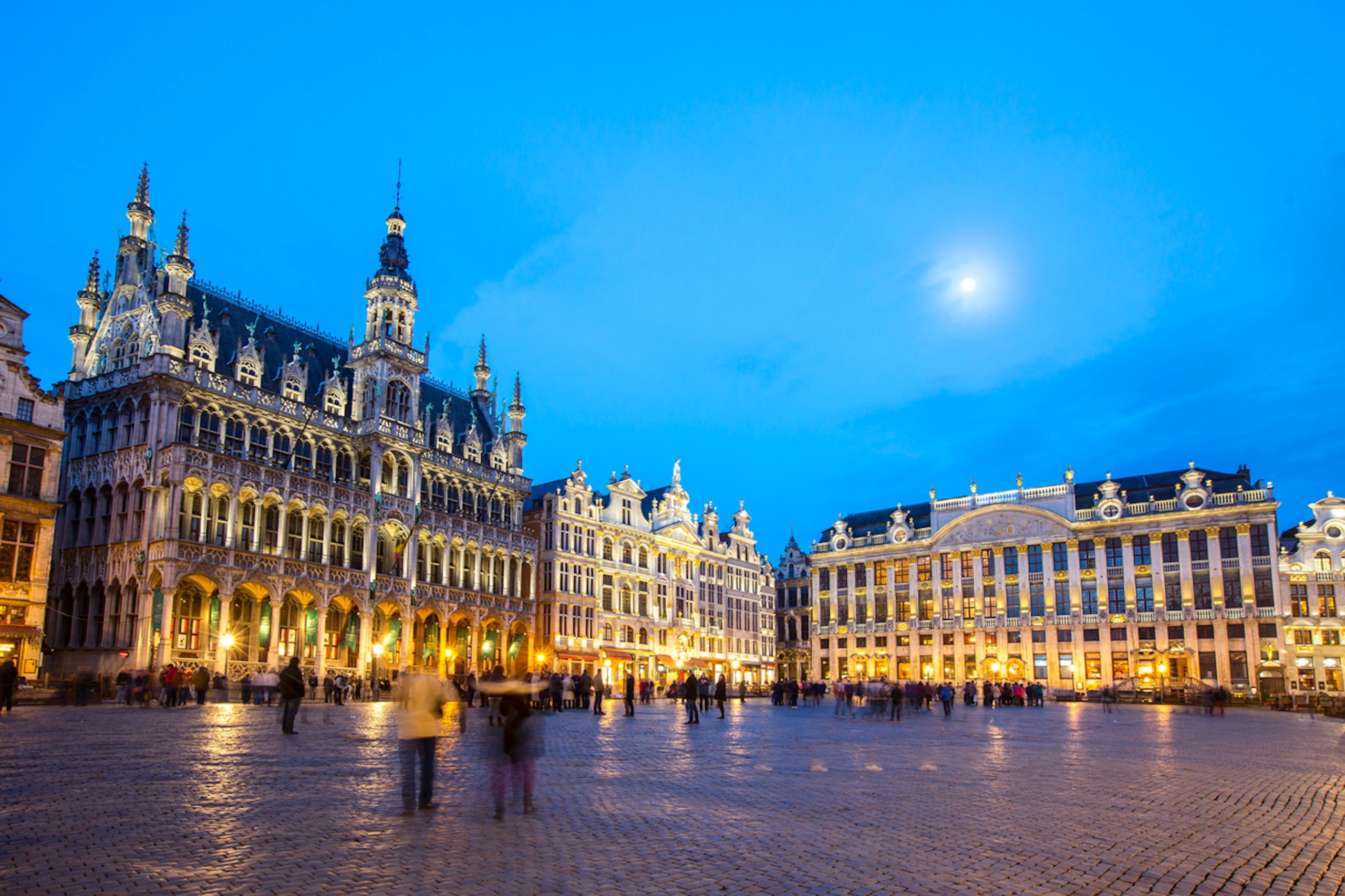 Ενεργειακή κρίση: Περικοπές και στις Βρυξέλλες – Στο «σκοτάδι» η Grand Place