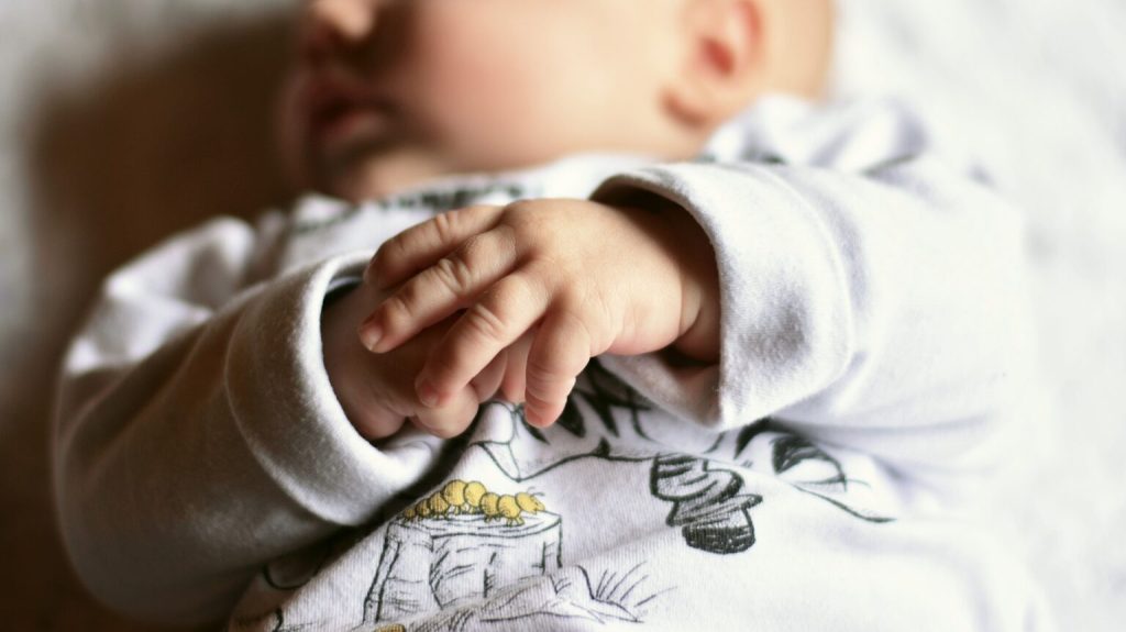 Μαιευτήριο στη Λάρισα έδωσε λάθος μωρό σε ζευγάρι – Η μητέρα το θήλασε και την επόμενη της πήγαν το… σωστό