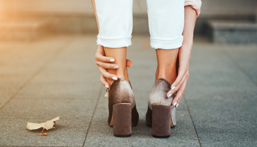 Μήπως σας στενεύουν τα παπούτσια; – Δείτε γιατί αλλάζουν μέγεθος τα πέλματα με το πέρασμα του χρόνου