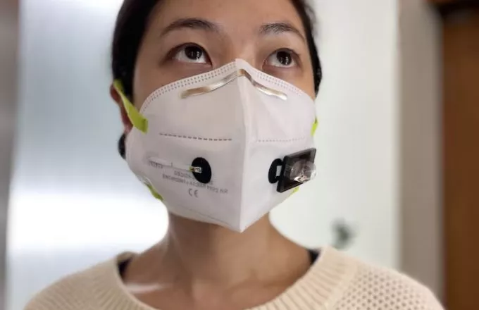 Κίνα: Επιστήμονες έφτιαξαν μάσκα που ανιχνεύει τον κορωνοϊό και ιούς γρίπης (φώτο)