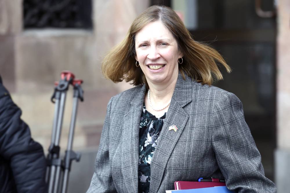 Τζο Μπάιντεν: Θα διορίσει την Λιν Τρέισι νέα πρέσβειρα των ΗΠΑ στη Ρωσία