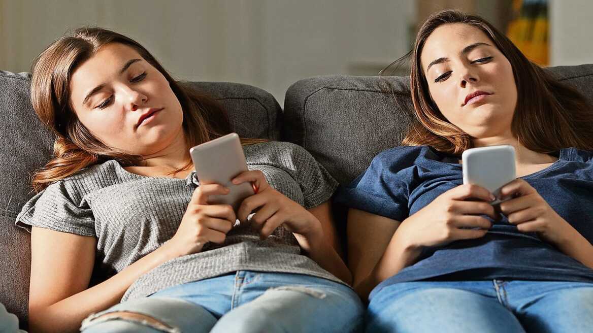 Τik Tok: Δημιουργεί πρόβλημα στον ύπνο των εφήβων – Πώς να «ξεκολλήσουν»