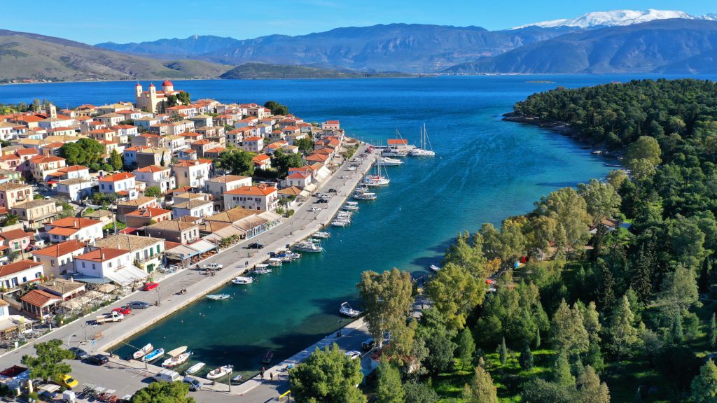 Γαλαξίδι: Ο «επίγειος παράδεισος» που αποτελεί την ιδανική επιλογή για μια αναζωογονητική εξόρμηση (φώτο)