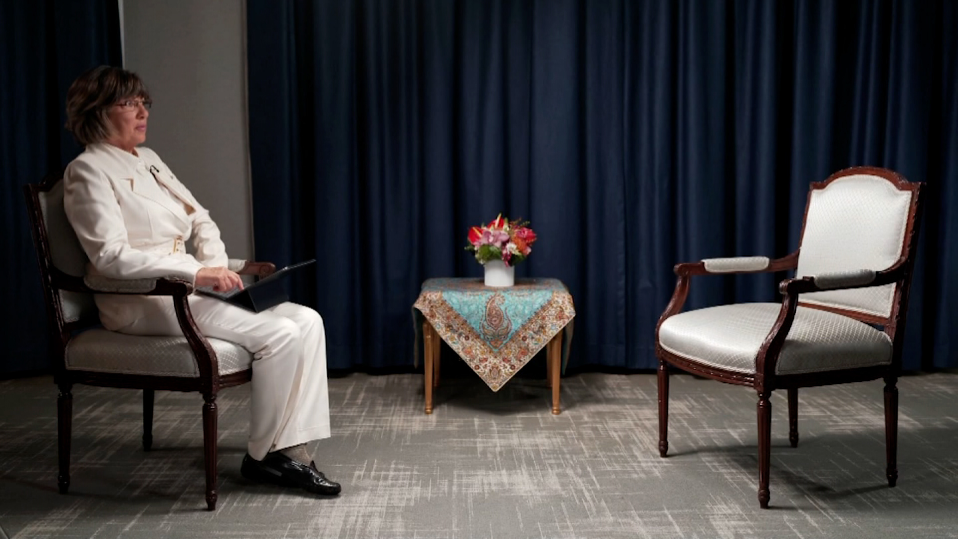 Mαταιώθηκε η συνέντευξη του Ιρανού προέδρου – Η δημοσιογράφος δεν δέχθηκε να βάλει μαντίλα