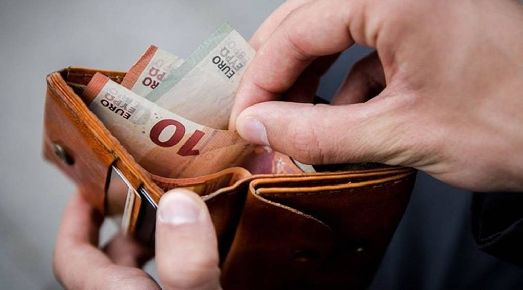 Εισφορά αλληλεγγύης: Δείτε τι ισχύει για τα εισοδήματα του 2022 – Ποιοι απαλλάσσονται & ποιοι την πληρώνουν