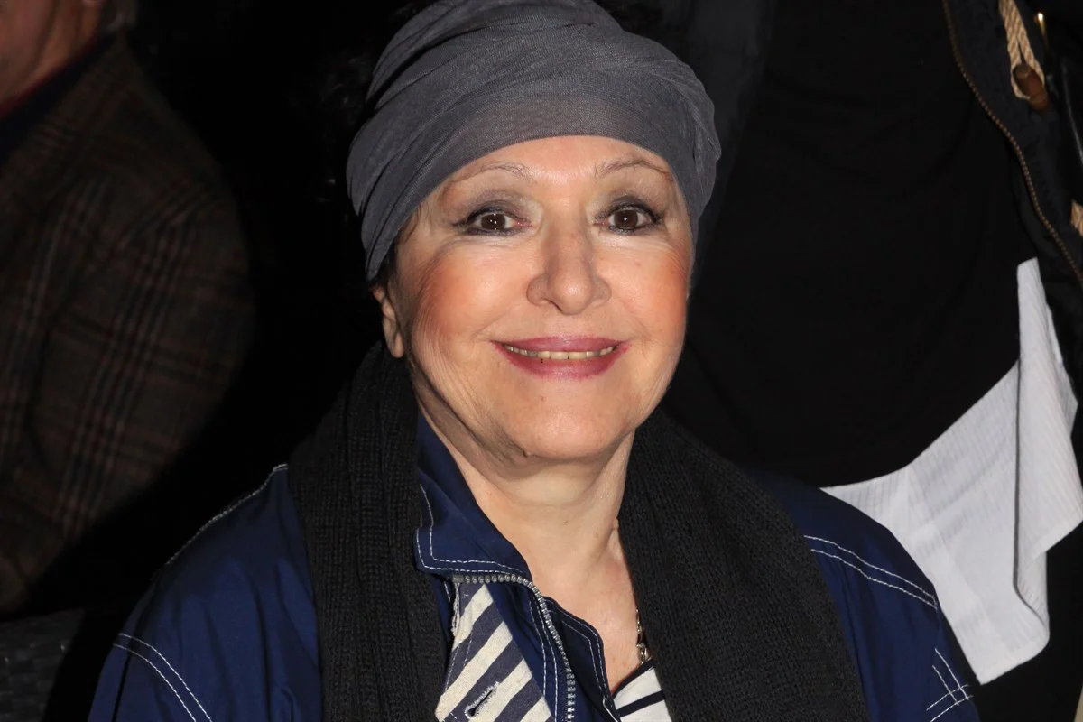 Συγγενείς και φίλοι λένε το τελευταίο «αντίο» στη Μάρθα Καραγιάννη (φωτό)