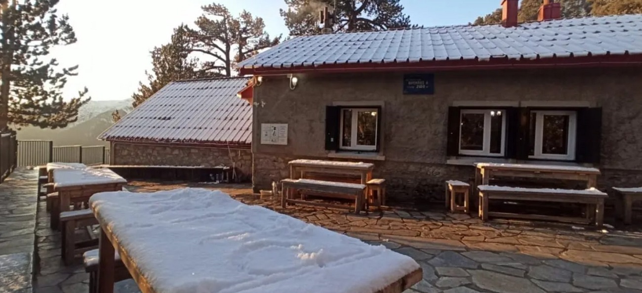 Μαγευτικές εικόνες: Οι κορυφές του Ολύμπου είδαν και πάλι χιόνι (φωτό-βίντεο)