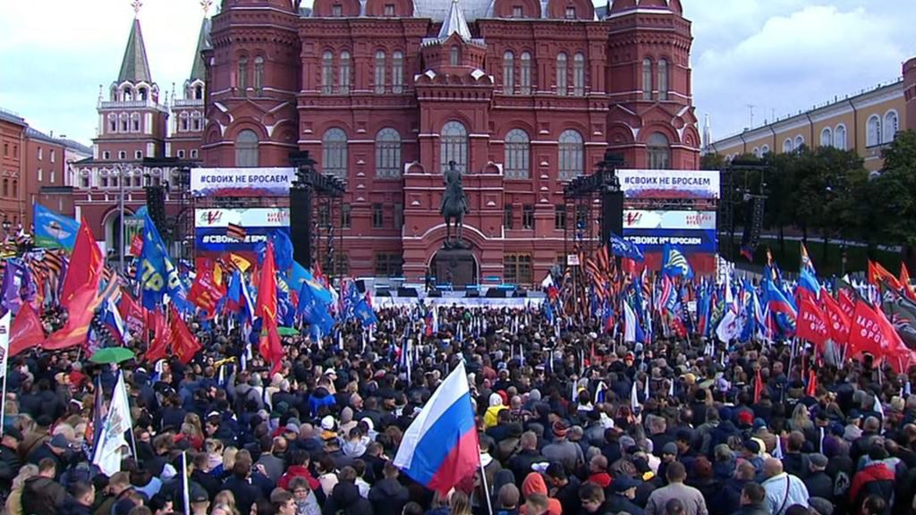 Οι Ρώσοι υποστηρίζουν τα δημοψηφίσματα: «Δεν θα εγκαταλείψουμε τους δικούς μας»