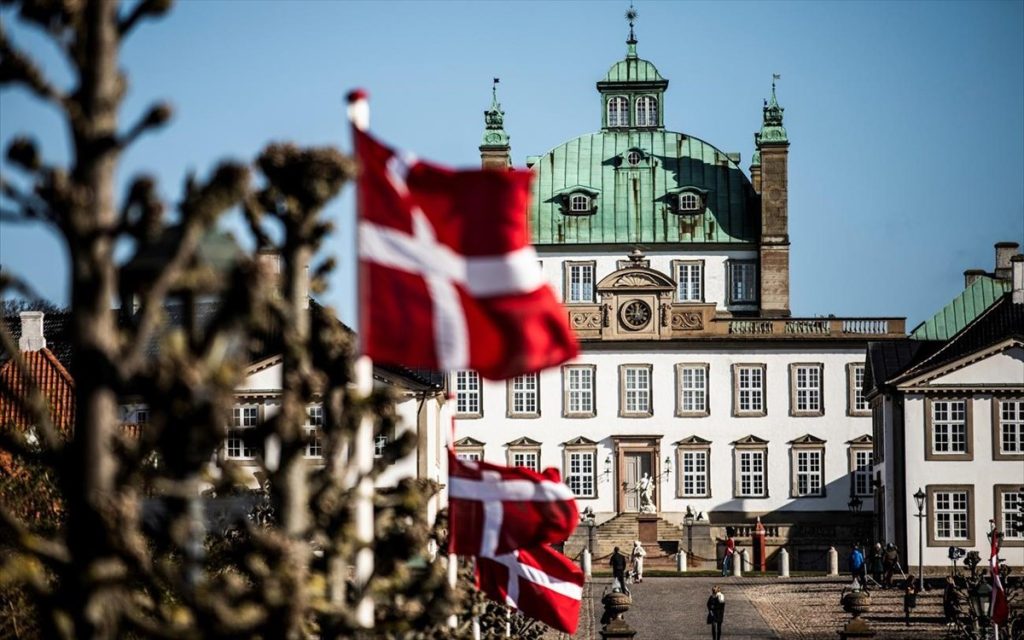 Η Δανία μειώνει τις εισφορές στο ηλεκτρικό ρεύμα για να μην παγώσουν τα νοικοκυριά τον χειμώνα