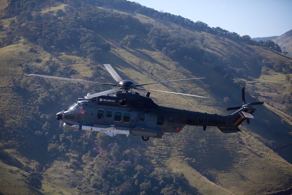 Βραζιλία: Ελικόπτερο προσκρούει σε καλώδια και πέφτει στο έδαφος (βίντεο)